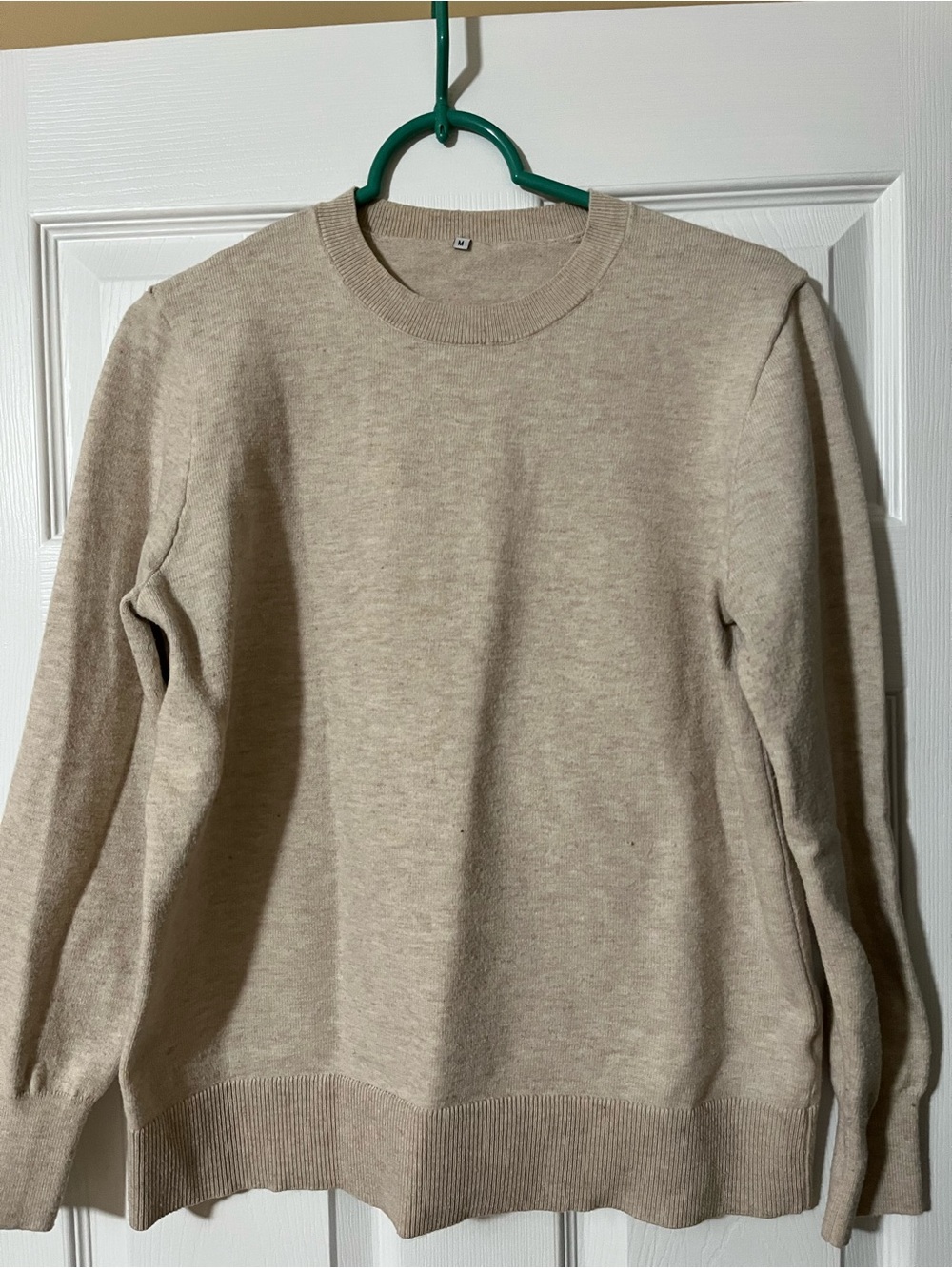 Women’s M Crewneck Sweater